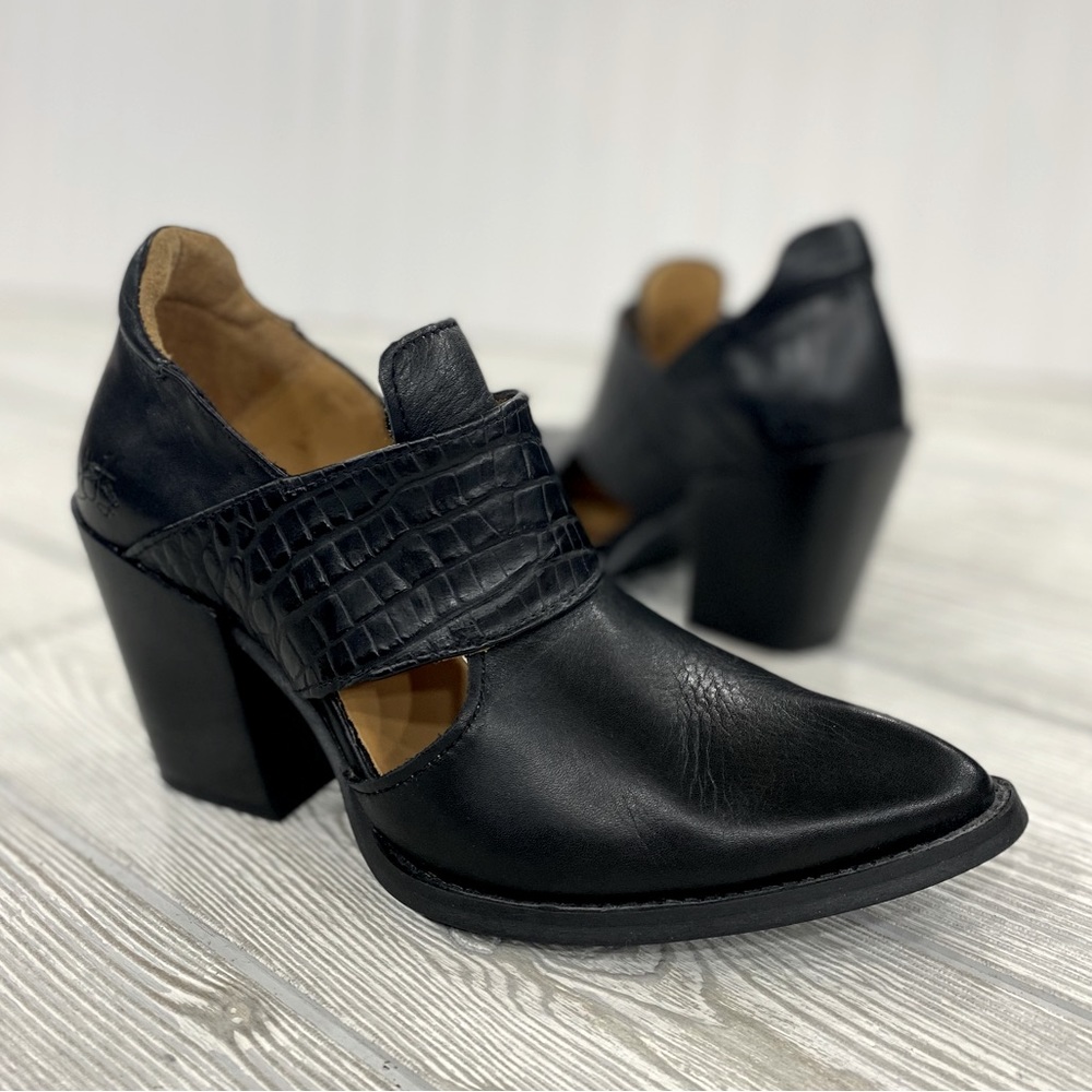 John Fluevog Black Leather Entrance Room 502 Ankle Boots - sz 6